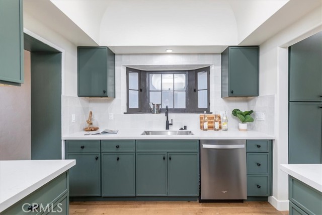 Detail Gallery Image 10 of 35 For 4251 Angeles Vista Bld, View Park,  CA 90008 - 3 Beds | 2 Baths