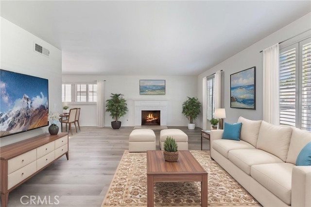 Detail Gallery Image 5 of 49 For 305 Robin Hood Ln, Costa Mesa,  CA 92627 - 5 Beds | 2/2 Baths