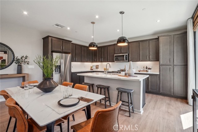 Detail Gallery Image 6 of 32 For 6346 Moonfire Ln, Fontana,  CA 92336 - 4 Beds | 2/1 Baths