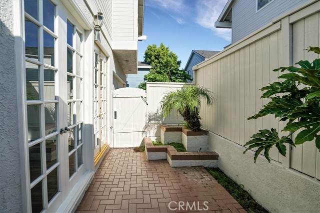 1913 Farrell Avenue, Redondo Beach, California 90278, 4 Bedrooms Bedrooms, ,3 BathroomsBathrooms,Residential,Sold,Farrell,SB23173425