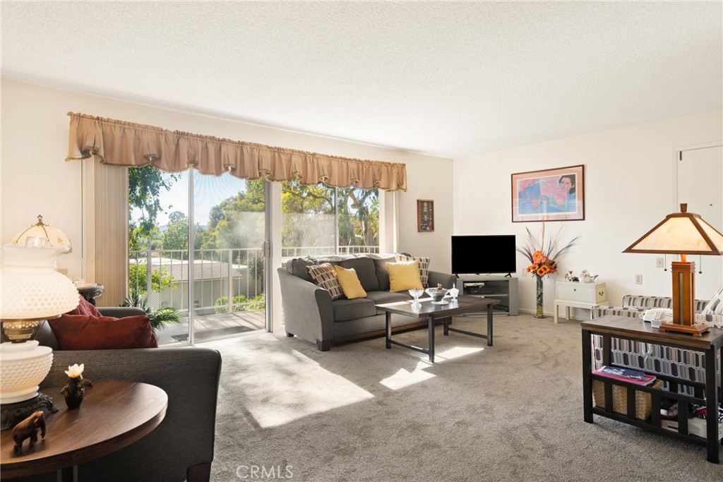 353272a9 F5bf 494b 81e6 70503665ca71