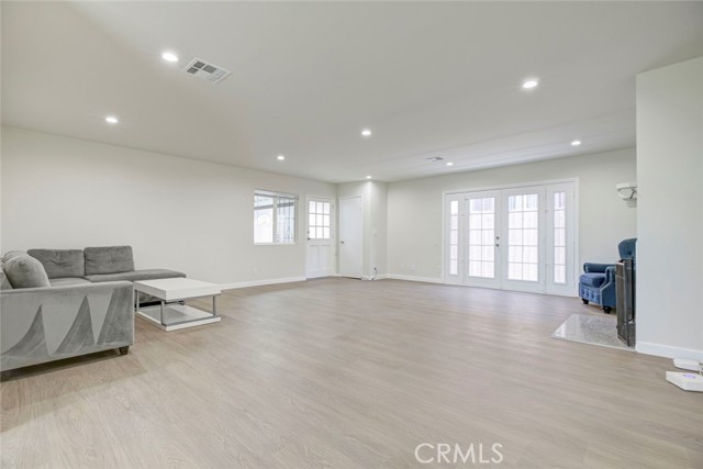 Detail Gallery Image 6 of 26 For 7710 Wentworth St, Tujunga,  CA 91042 - 4 Beds | 2 Baths