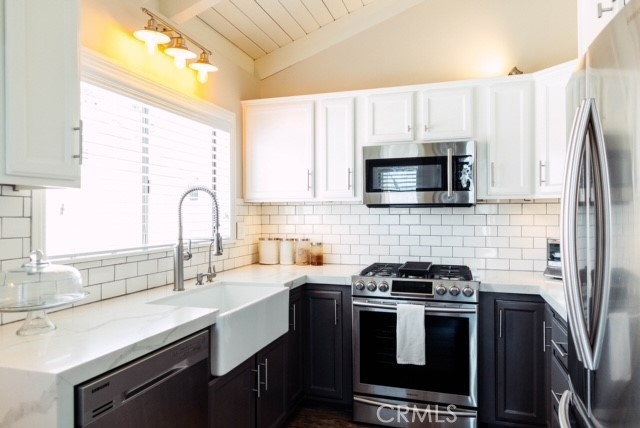 Detail Gallery Image 4 of 21 For 707 1/2 Heliotrope Ave, Corona Del Mar,  CA 92625 - 1 Beds | 1 Baths