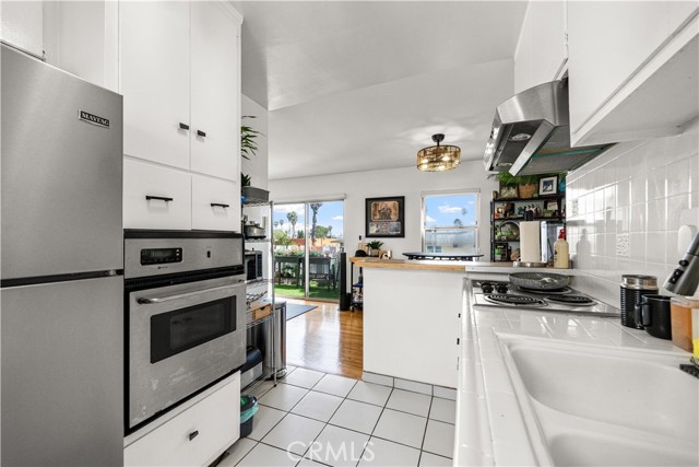 Detail Gallery Image 15 of 41 For 4065 Ursula #6,  Los Angeles,  CA 90008 - 2 Beds | 1 Baths