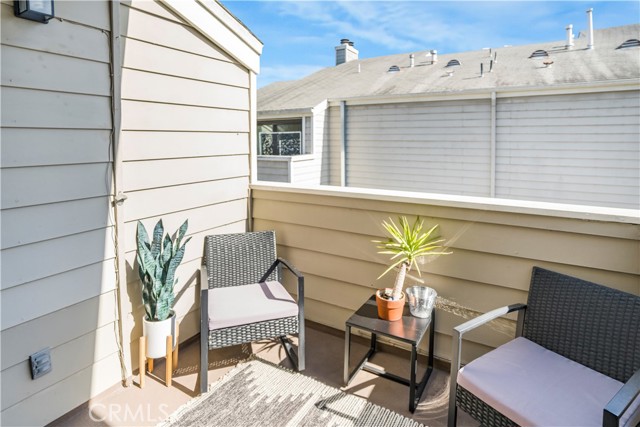 Detail Gallery Image 4 of 11 For 2051 Orizaba Ave #5,  Signal Hill,  CA 90755 - 2 Beds | 2 Baths