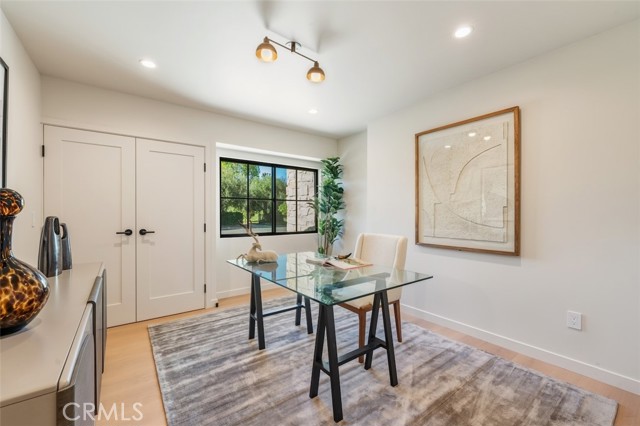 Detail Gallery Image 39 of 46 For 8960 Oak Park Ave, Northridge,  CA 91325 - 4 Beds | 3/1 Baths