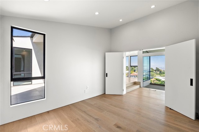 Detail Gallery Image 20 of 35 For 9336 Lloydcrest Dr, Beverly Hills,  CA 90210 - 3 Beds | 2 Baths