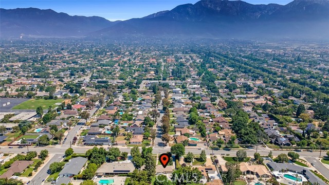 252 W 15th Street, Upland CA: https://media.crmls.org/medias/3534bb5d-c5e1-4082-a2ec-3ff93fc3def3.jpg