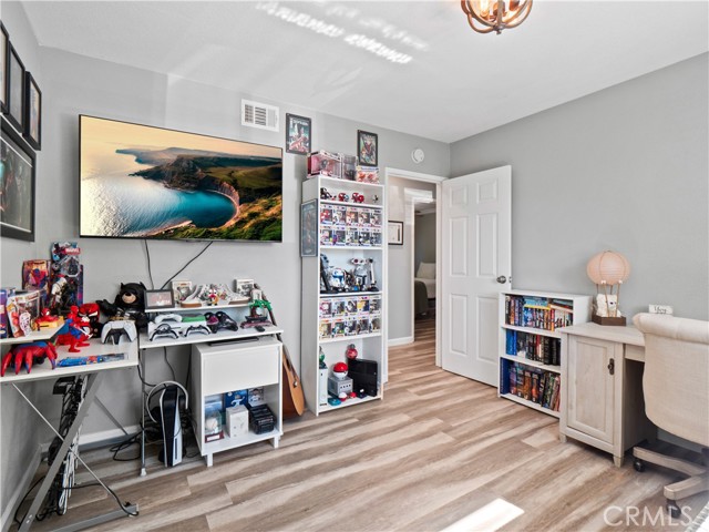 896 Moffatt Circle, Simi Valley CA: https://media.crmls.org/medias/353504eb-ce6d-4fb1-9725-1dc429049ee9.jpg