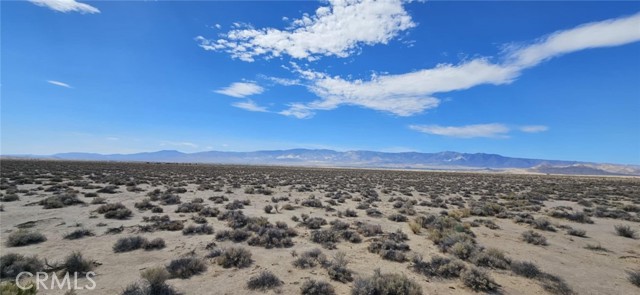 800 Northside Road, Lucerne Valley CA: https://media.crmls.org/medias/3535340c-ae27-4ffe-891f-08dabdcc9e30.jpg