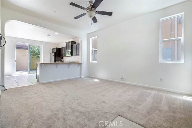 Detail Gallery Image 4 of 28 For 1587 N Strada Way, Clovis,  CA 93619 - 3 Beds | 2/1 Baths