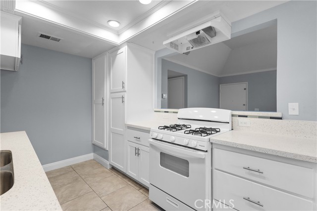 1477 Clemson Way Way, Riverside CA: https://media.crmls.org/medias/35362992-d8e8-4f27-a96e-7d46eb846115.jpg