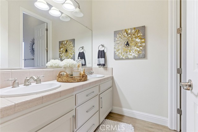 Detail Gallery Image 39 of 66 For 170 W Pioneer Way, Hanford,  CA 93230 - 4 Beds | 3 Baths