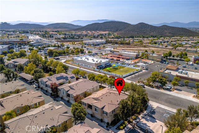 27477 Hazelhurst Street, Murrieta CA: https://media.crmls.org/medias/35373acd-503a-4f75-96d9-22197adf83e4.jpg