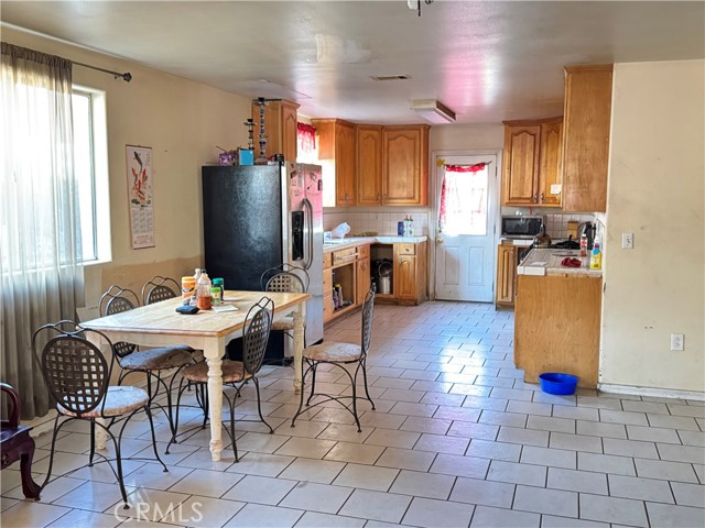 12572 Bromwich Street, Pacoima CA: https://media.crmls.org/medias/353744ad-af4a-4db9-bd6a-4d83214219fe.jpg