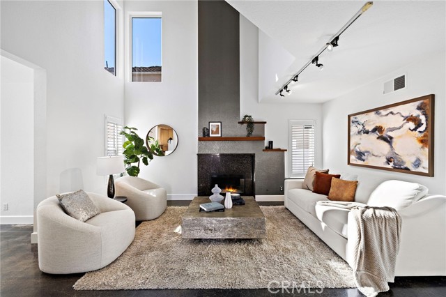 Front Image Thumbnail for CROC25254231