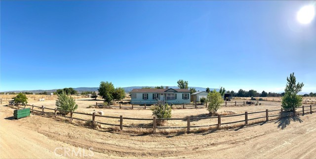 Detail Gallery Image 4 of 28 For 25635 Kargat St, Lancaster,  CA 93536 - 3 Beds | 2 Baths