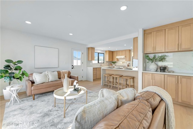 Detail Gallery Image 2 of 49 For 21211 Binghampton Cir, Huntington Beach,  CA 92646 - 4 Beds | 3 Baths