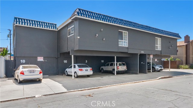 1850 Gardenia Avenue, Long Beach CA: https://media.crmls.org/medias/353990c3-3db6-4a22-bf95-ae6700de68a0.jpg