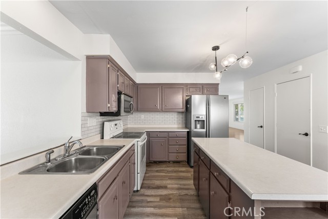 Detail Gallery Image 13 of 35 For 2736 E Avenue R7, Palmdale,  CA 93550 - 4 Beds | 2 Baths