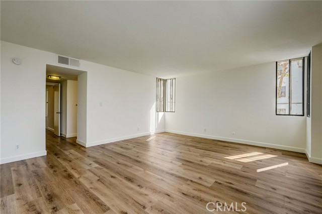 Detail Gallery Image 22 of 46 For 1900 Vine St #102,  Los Angeles,  CA 90068 - 2 Beds | 2 Baths