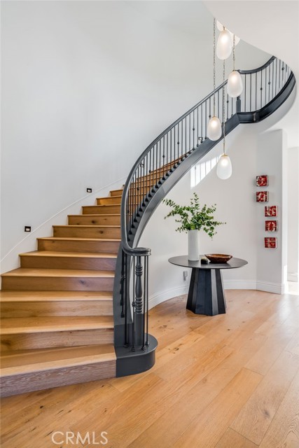 Detail Gallery Image 6 of 45 For 526 Riverside Ave, Newport Beach,  CA 92663 - 5 Beds | 6/1 Baths