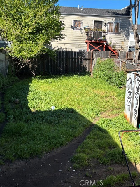 Detail Gallery Image 5 of 5 For 731 Campbell, Oakland,  CA 94607 - 2 Beds | 1 Baths