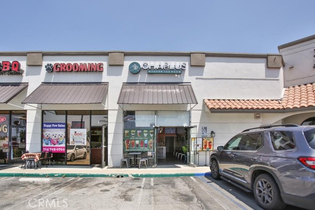 0, Orange CA: https://media.crmls.org/medias/353c26a6-d6cb-44f1-a758-cc7d20dca345.jpg