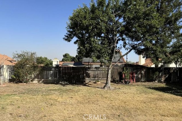 Detail Gallery Image 11 of 11 For 951 Ashford Cir, Corona,  CA 92881 - 4 Beds | 2/1 Baths