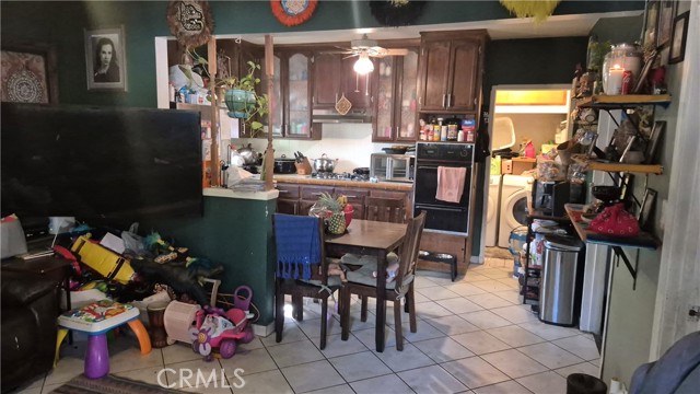 616 N St Louis Street, Los Angeles CA: https://media.crmls.org/medias/353cfcda-644e-433a-95cf-d69e4bf64f9a.jpg