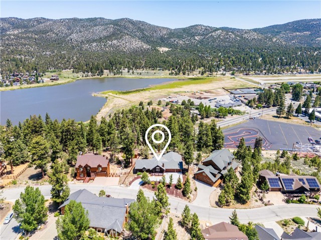 42728 Timberline Trail, Big Bear Lake CA: https://media.crmls.org/medias/353d42aa-8bdd-4dbd-8911-32224166ce61.jpg
