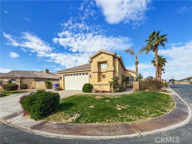 Detail Gallery Image 2 of 22 For 3971 Cove Cir, Blythe,  CA 92225 - 3 Beds | 3/1 Baths