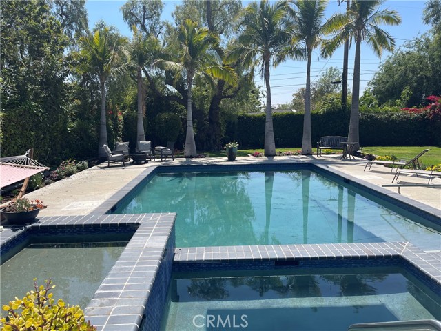 Detail Gallery Image 6 of 32 For 1062 El Camino, Santa Ana,  CA 92705 - 4 Beds | 2/1 Baths