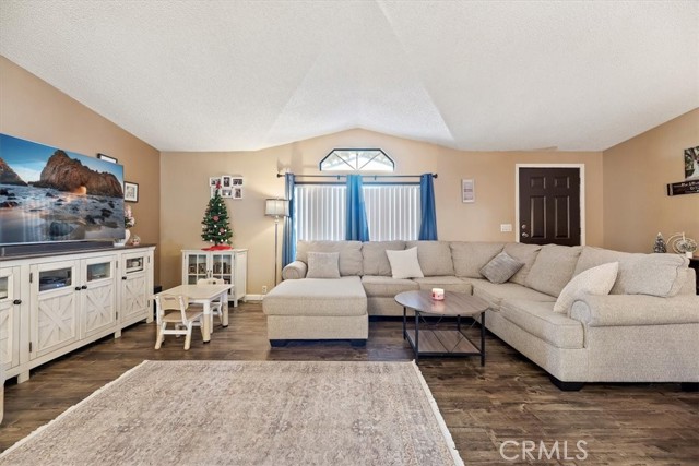 Detail Gallery Image 15 of 47 For 4901 Green River #181,  Corona,  CA 92880 - 3 Beds | 2 Baths