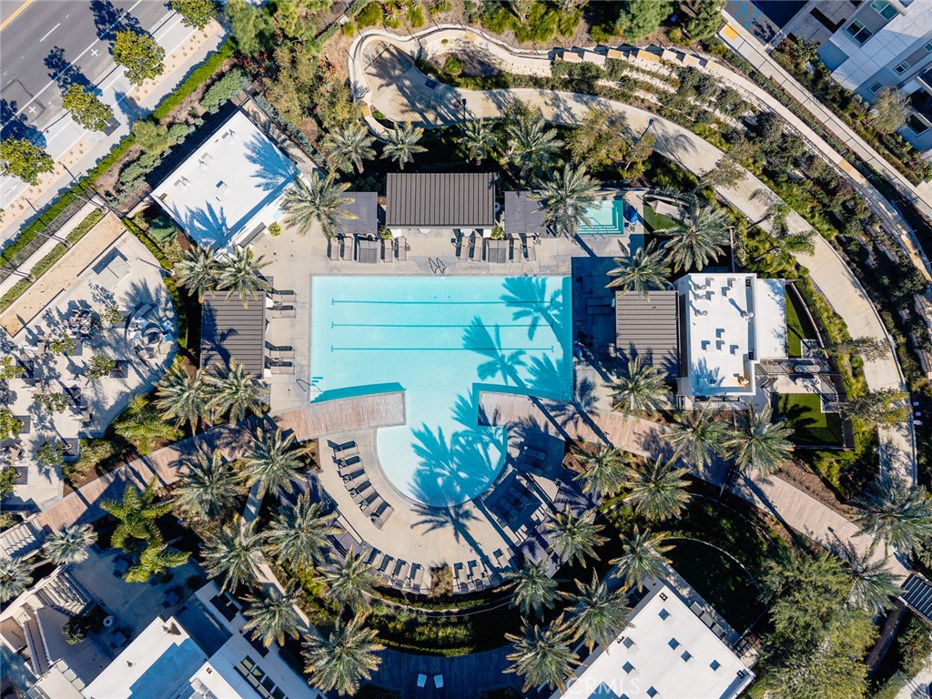 https://media.crmls.org/medias/353dc1ce-ae42-485e-a788-c6d211533f54.jpg?preset=X-Large
