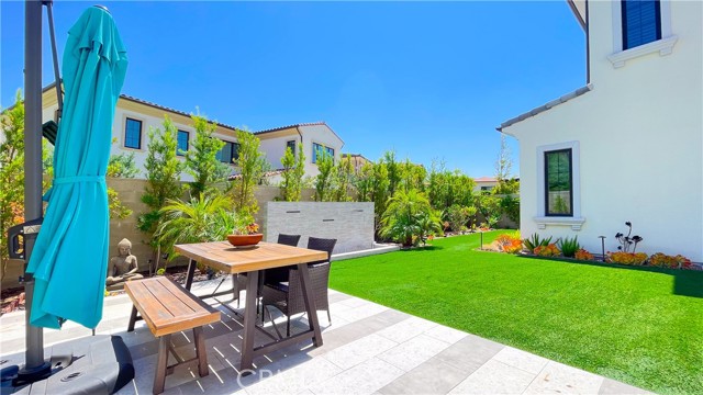 94 Interstellar, Irvine CA: https://media.crmls.org/medias/353dfa23-f887-425d-8fc5-1b6e5beaae5a.jpg