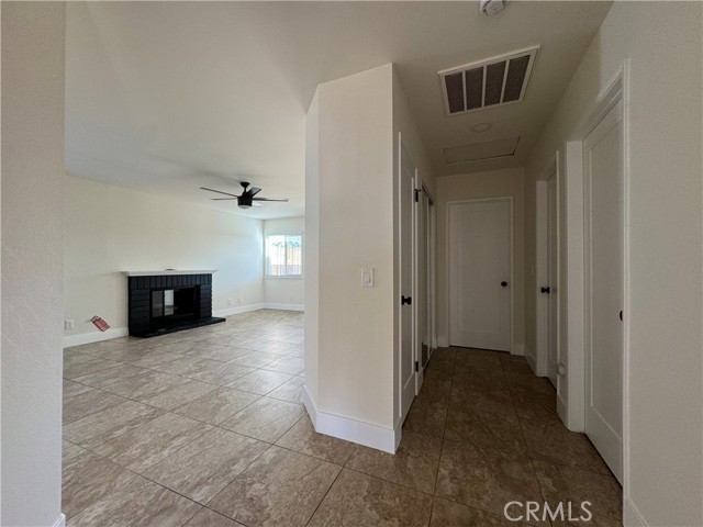 Detail Gallery Image 6 of 14 For 866 Ollie, Hemet,  CA 92543 - 2 Beds | 2 Baths