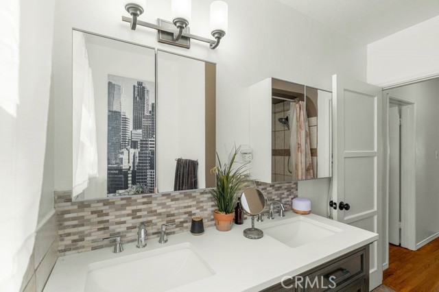 Detail Gallery Image 6 of 18 For 4813 Pacific, Long Beach,  CA 90805 - – Beds | – Baths