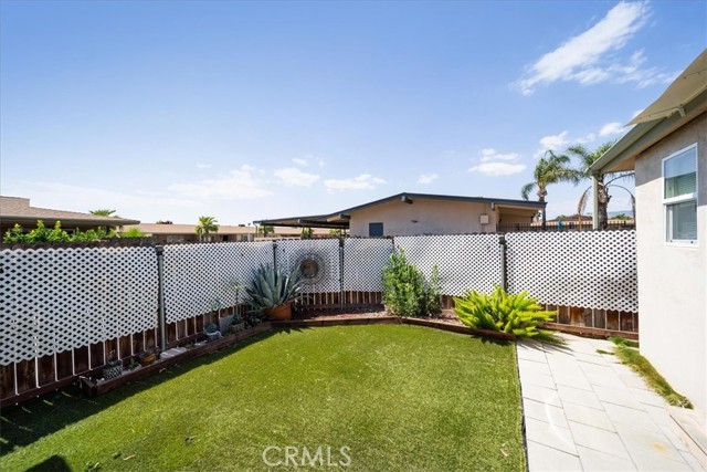 615 S Palm Avenue, Hemet CA: https://media.crmls.org/medias/35405126-3f60-4095-9526-530e1ec35c69.jpg