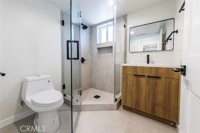 Detail Gallery Image 25 of 27 For 1859 Crenshaw Bld #1/2,  Los Angeles,  CA 90019 - 4 Beds | 3 Baths