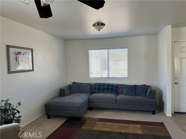 Detail Gallery Image 3 of 22 For 25037 Camino Del Norte, Barstow,  CA 92311 - 3 Beds | 2 Baths