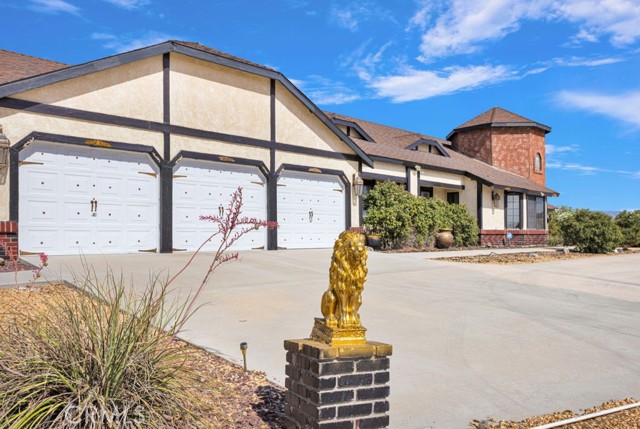 5 Bed Home for Sale in Apple Valley, California