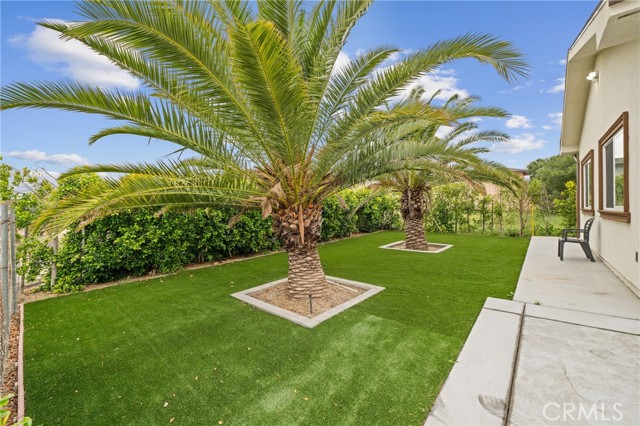9614 Cypress Avenue, Fontana CA: https://media.crmls.org/medias/3541ace4-610f-48a0-a751-c59b565bd6a8.jpg