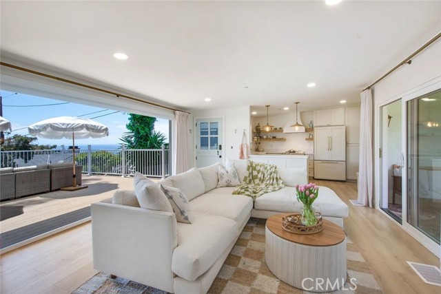 Front Image Thumbnail for CRLG25272972