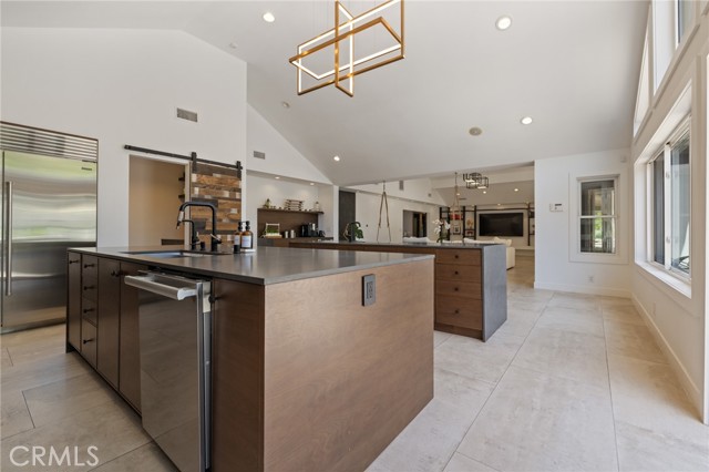 Detail Gallery Image 12 of 75 For 10372 Crawford Canyon Rd, North Tustin,  CA 92705 - 5 Beds | 6/1 Baths