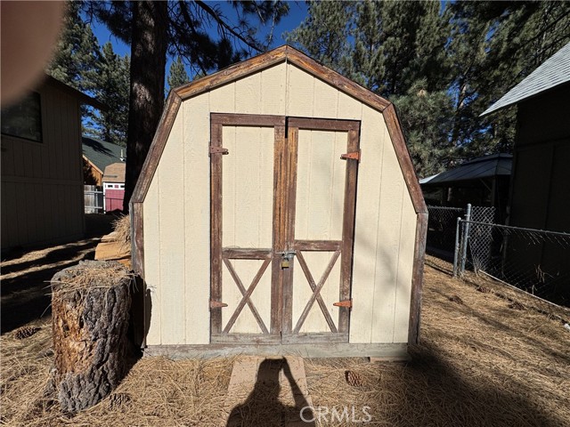 Detail Gallery Image 27 of 36 For 717 E Meadow Ln, Big Bear City,  CA 92314 - 2 Beds | 2 Baths