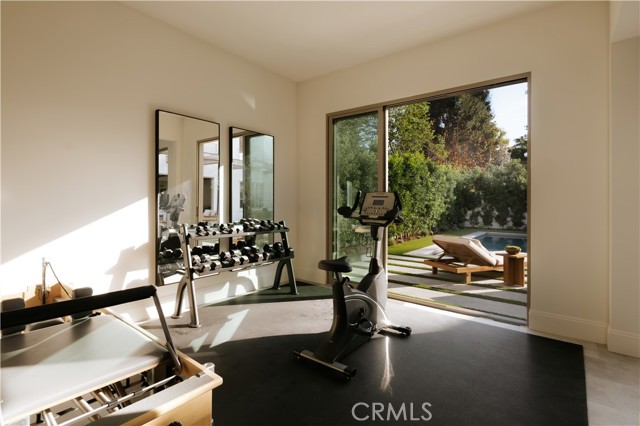 Detail Gallery Image 40 of 50 For 4748 Noble Ave, Sherman Oaks,  CA 91403 - 5 Beds | 5/1 Baths