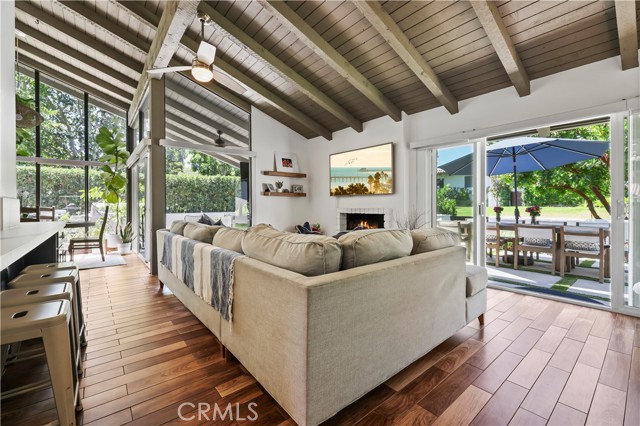 Detail Gallery Image 13 of 32 For 455 Vista Grande, Newport Beach,  CA 92660 - 3 Beds | 2 Baths