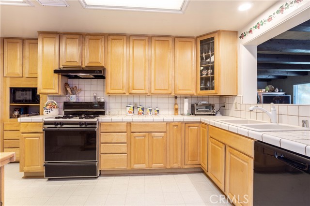 10514 Aldea Avenue, Granada Hills CA: https://media.crmls.org/medias/35469016-1056-4711-8cf0-719581bc178b.jpg