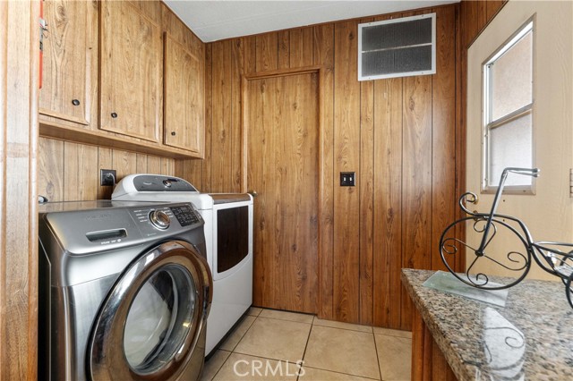 2230 Lake Park Dr, San Jacinto CA: https://media.crmls.org/medias/3546f35c-8eea-40d8-820c-102eede7e322.jpg
